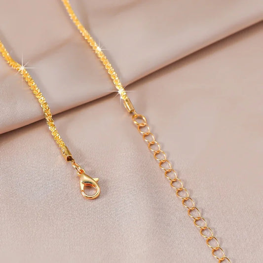 Colar Minimalista com Corrente Fina