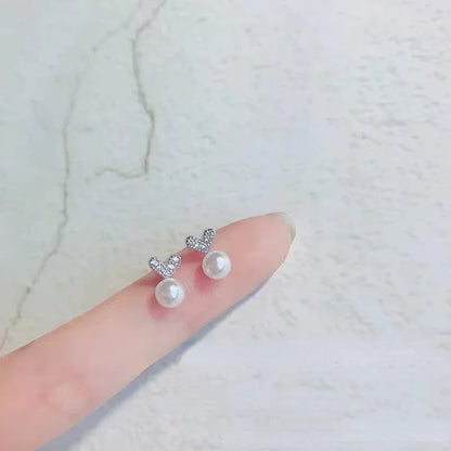 Brincos Coração com Pérola – Elegância Coreana