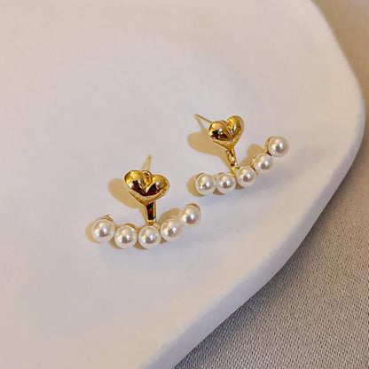 Brincos Coração com Pérola – Elegância Coreana