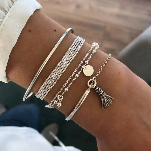 Pulseira Conjunto 4 Peças com Camadas e Detalhes em Prata
