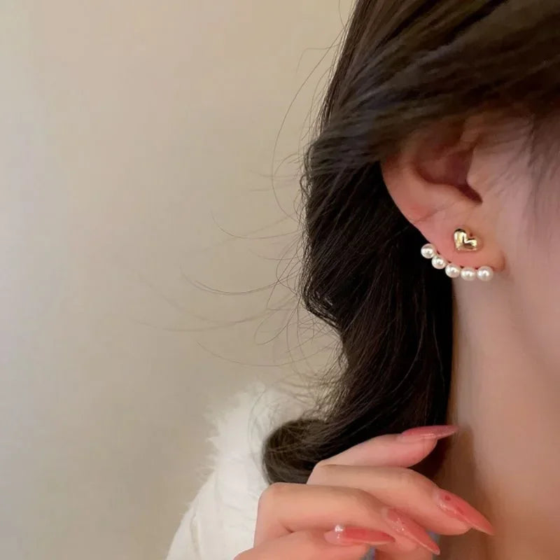 Brincos Coração com Pérola – Elegância Coreana
