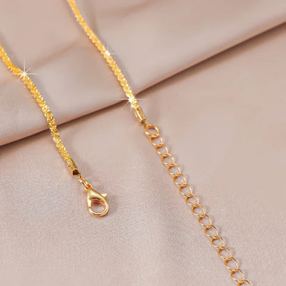 Colar Minimalista com Corrente Fina