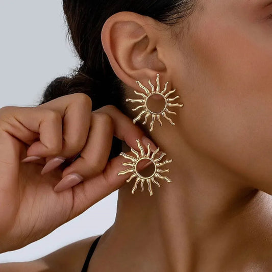 Brincos Retro Dourados/Prata – Flor do Sol
