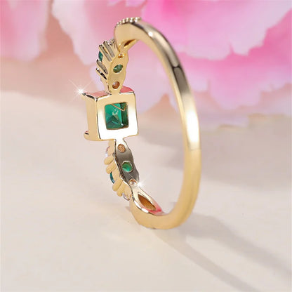Anel Minimalista com Pedra Verde – Elegância Atemporal