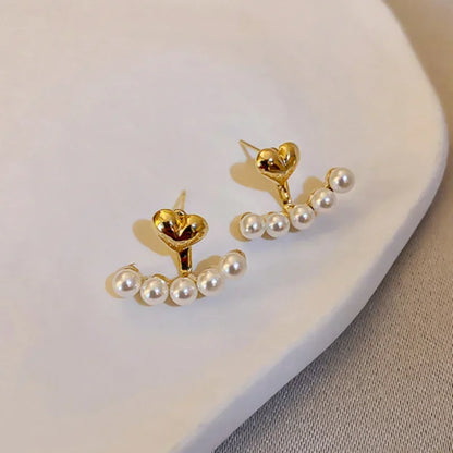Brincos Coração com Pérola – Elegância Coreana